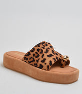 Sandaler med tårem og guld spænde